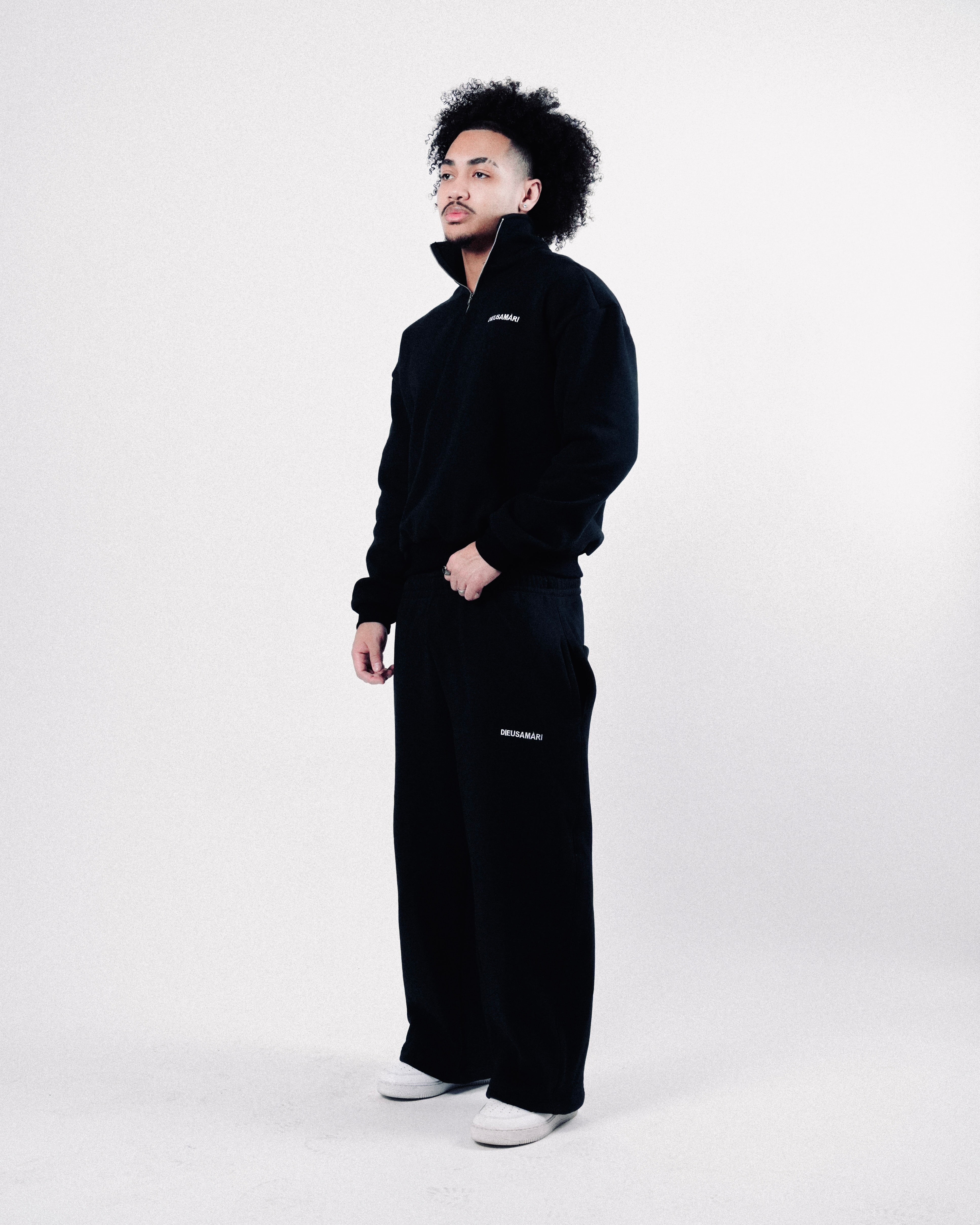 DIEUSAMÀRI SWEATPANTS